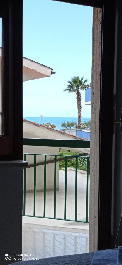 프라이아 아 마레 Ad Un Passo Dal Mare B&B 외부 사진