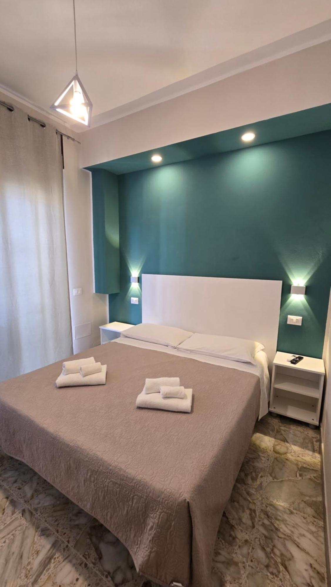 프라이아 아 마레 Ad Un Passo Dal Mare B&B 외부 사진