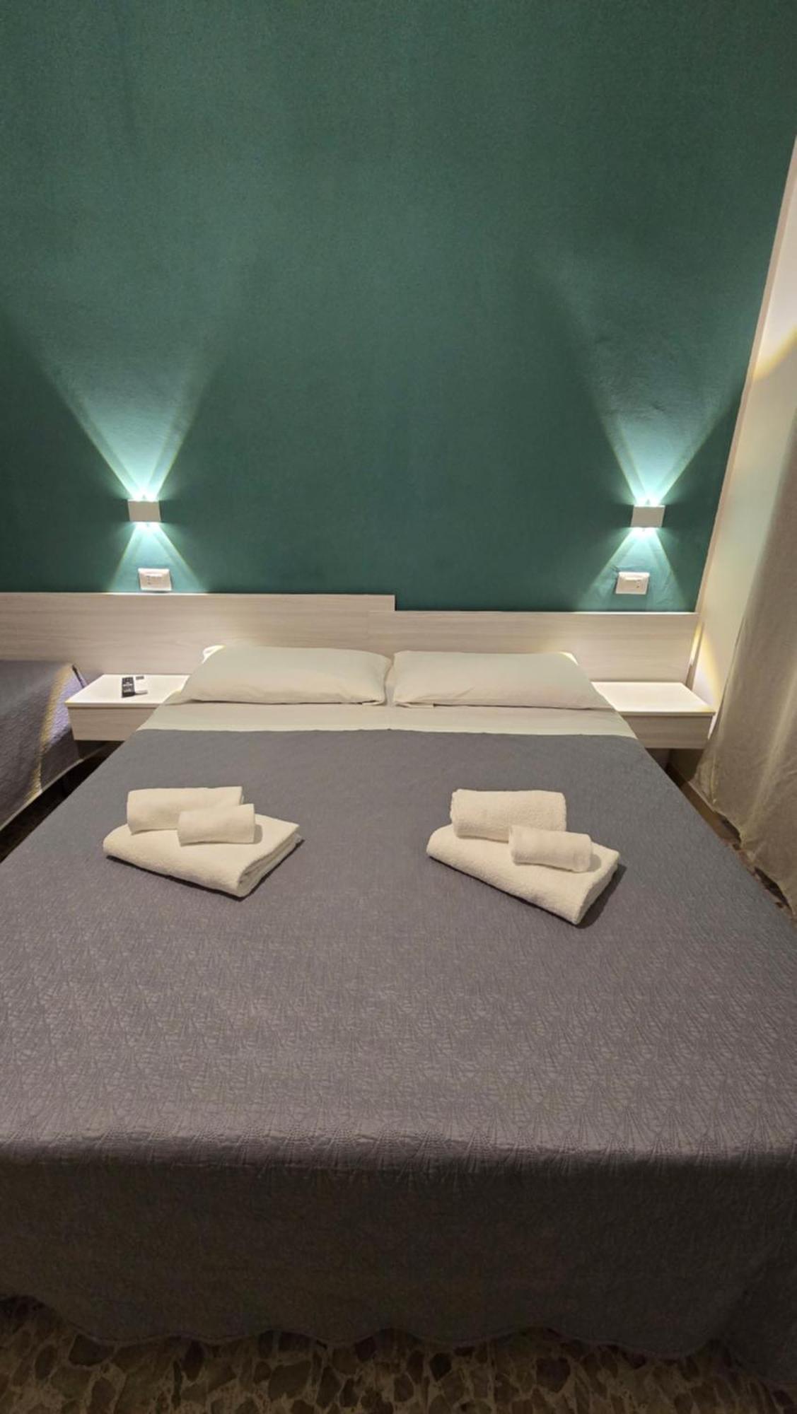 프라이아 아 마레 Ad Un Passo Dal Mare B&B 외부 사진